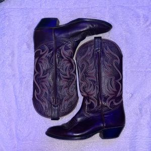 VINTAGE WESTERN LEATHER NOCONA BOOTS !! Round/pointed toe cowgirl/boy boots